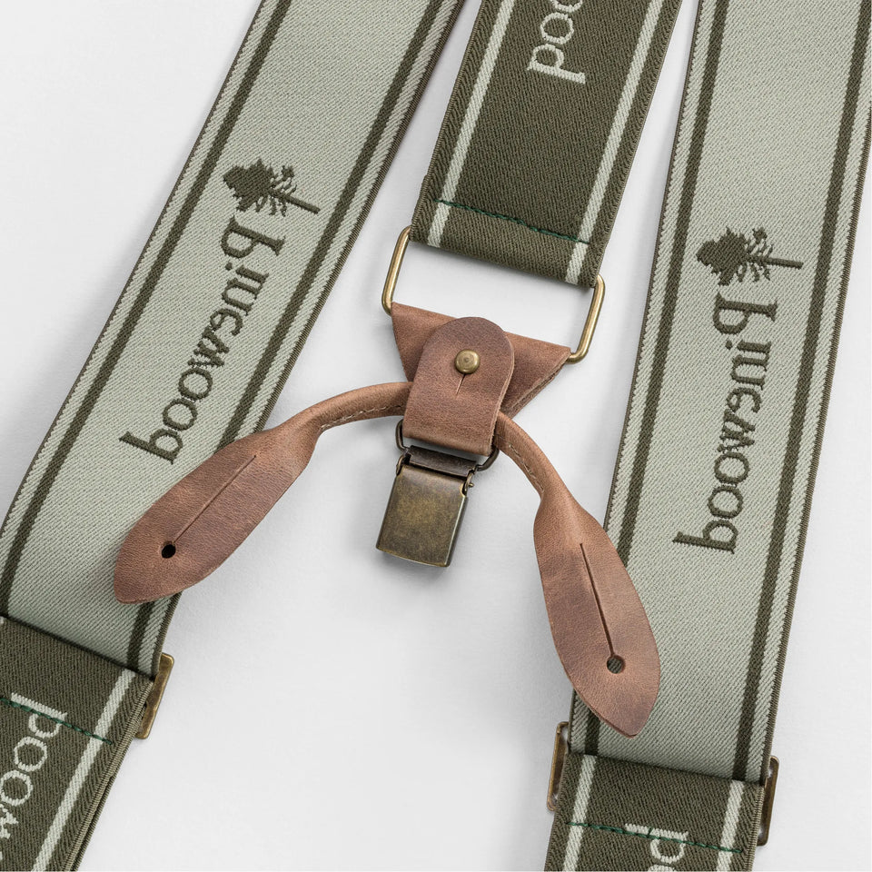 1116-128-20_Pinewood-Suspenders-Logo-2-0_Dark-Olive