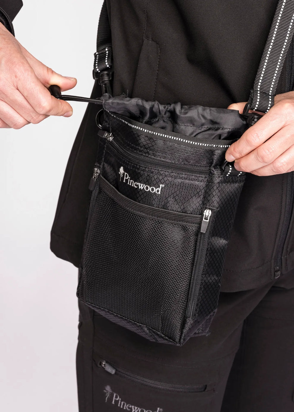 1106-400-21_Pinewood-Dog-Sports-Bag-Small-Black