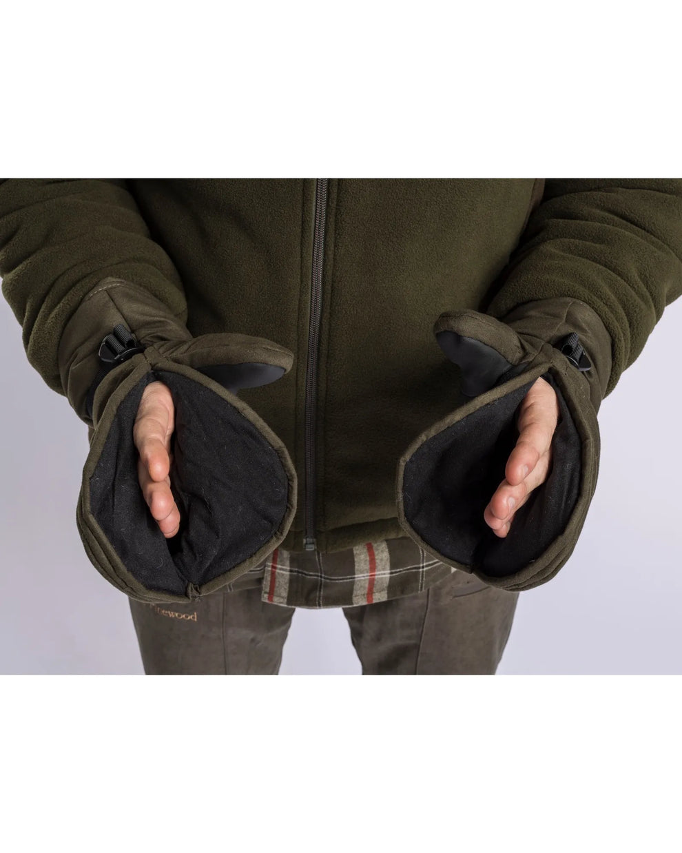 1150-135-20_Pinewood