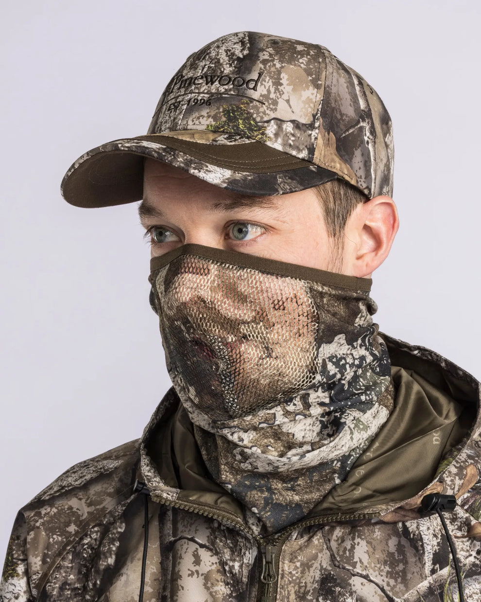 1164-969-60_Pinewood