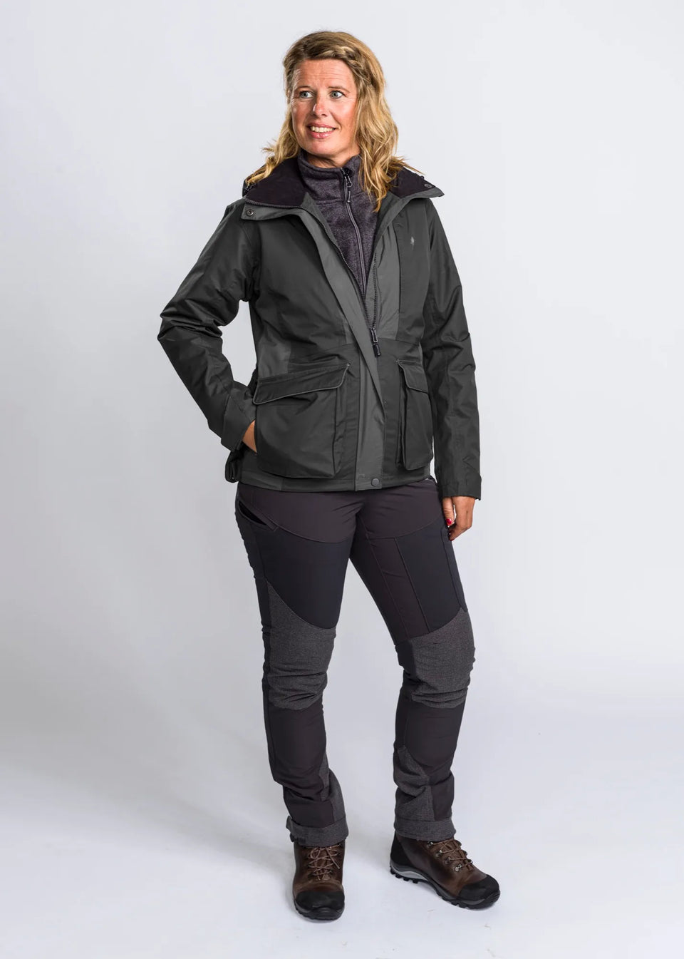 3183-407-60_Pinewood-Womens-Jacket-Dog-Sports-2-0_Black-Dark-Anthracite