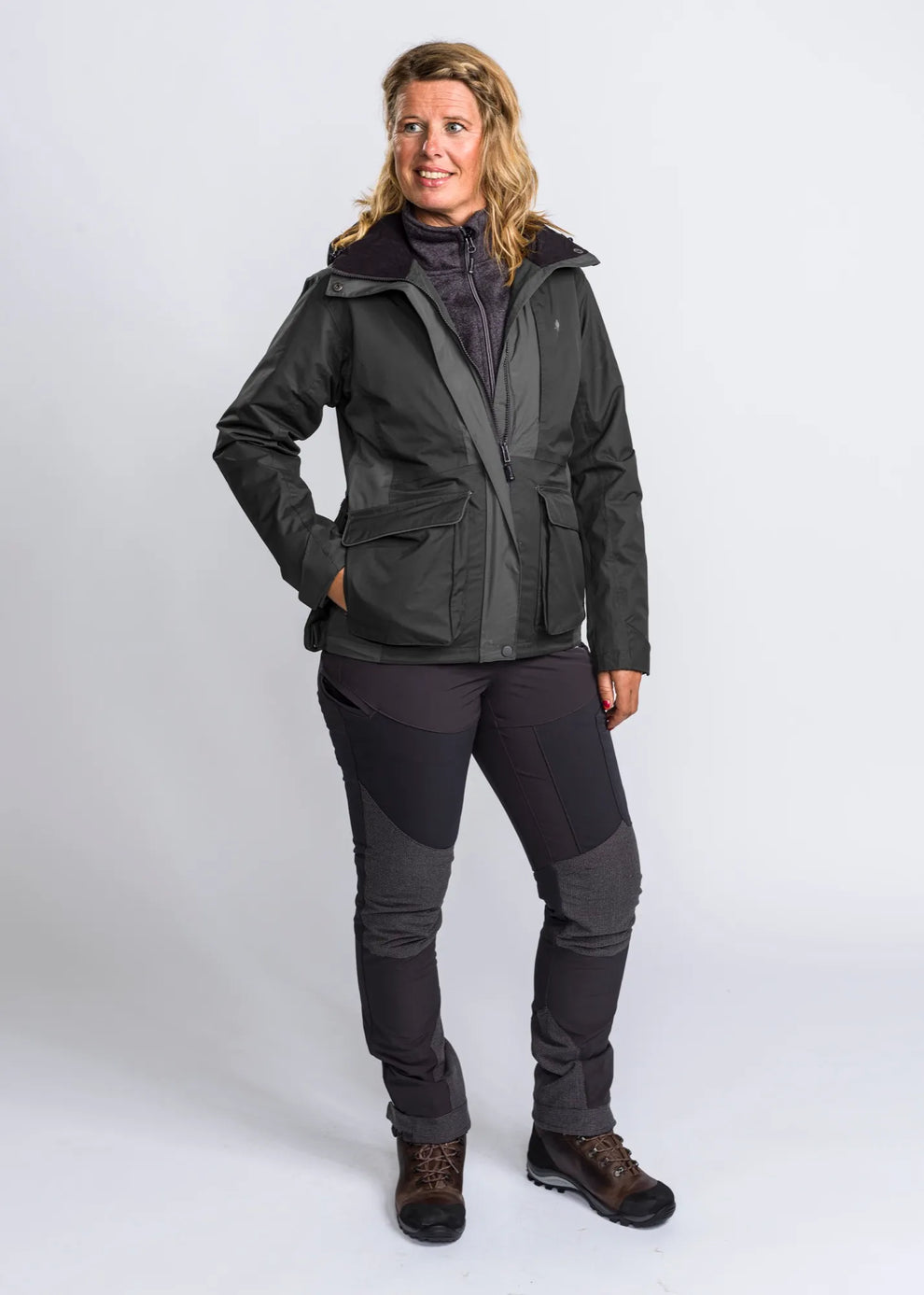 3183-407-60_Pinewood-Womens-Jacket-Dog-Sports-2-0_Black-Dark-Anthracite