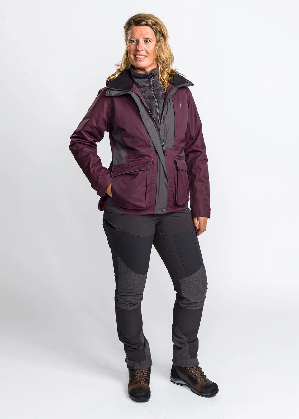3183-582-60_Pinewood-Womens-Jacket-Dog-Sports-2-0_Plum-Dark-Anthracite