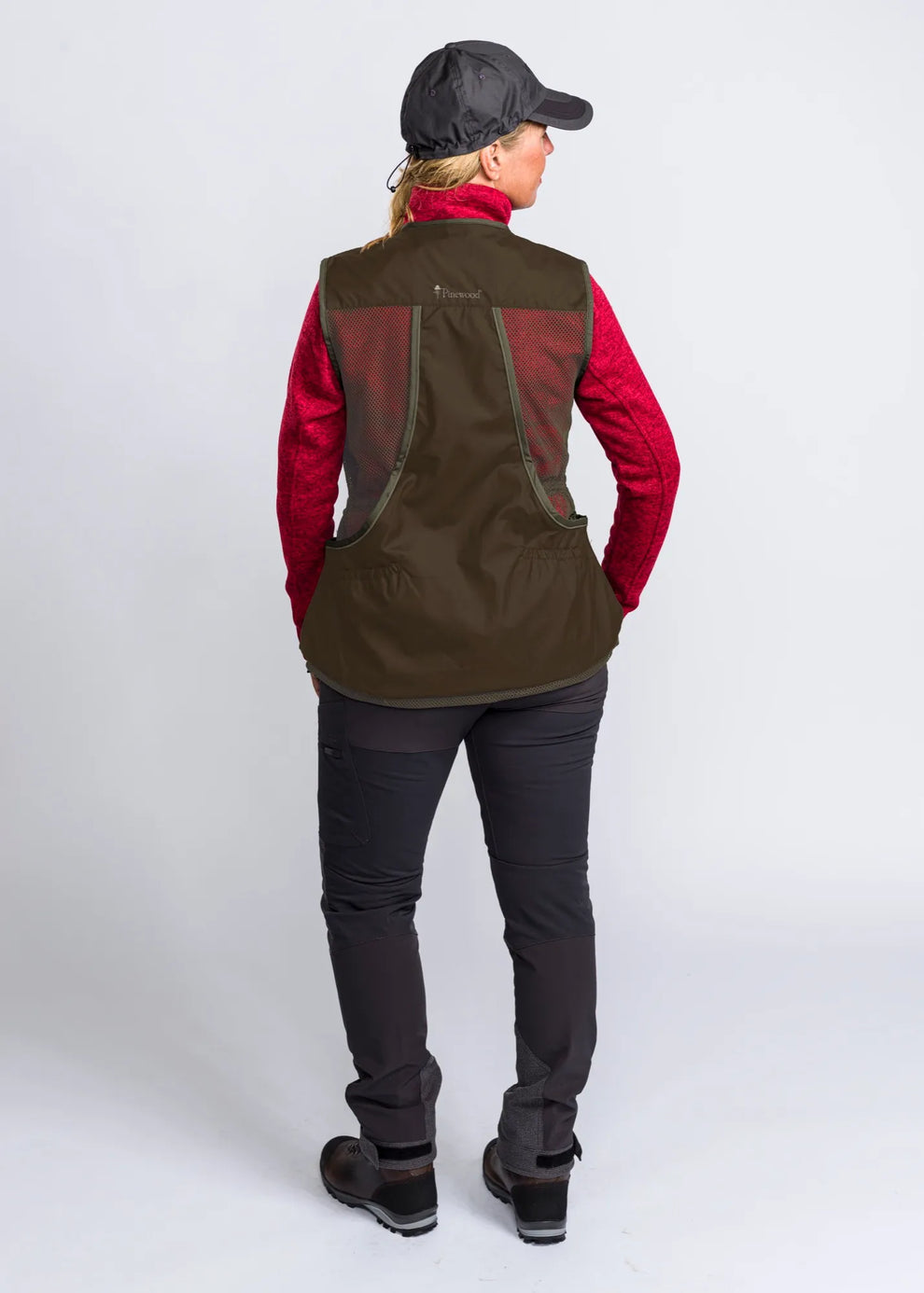 3184-244-66_Pinewood-Womens-Vest-Dog-Sports-2-0_Suede-Brown-Dark-Olive