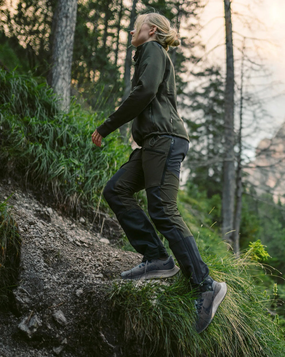 3208-135-40_Pinewood