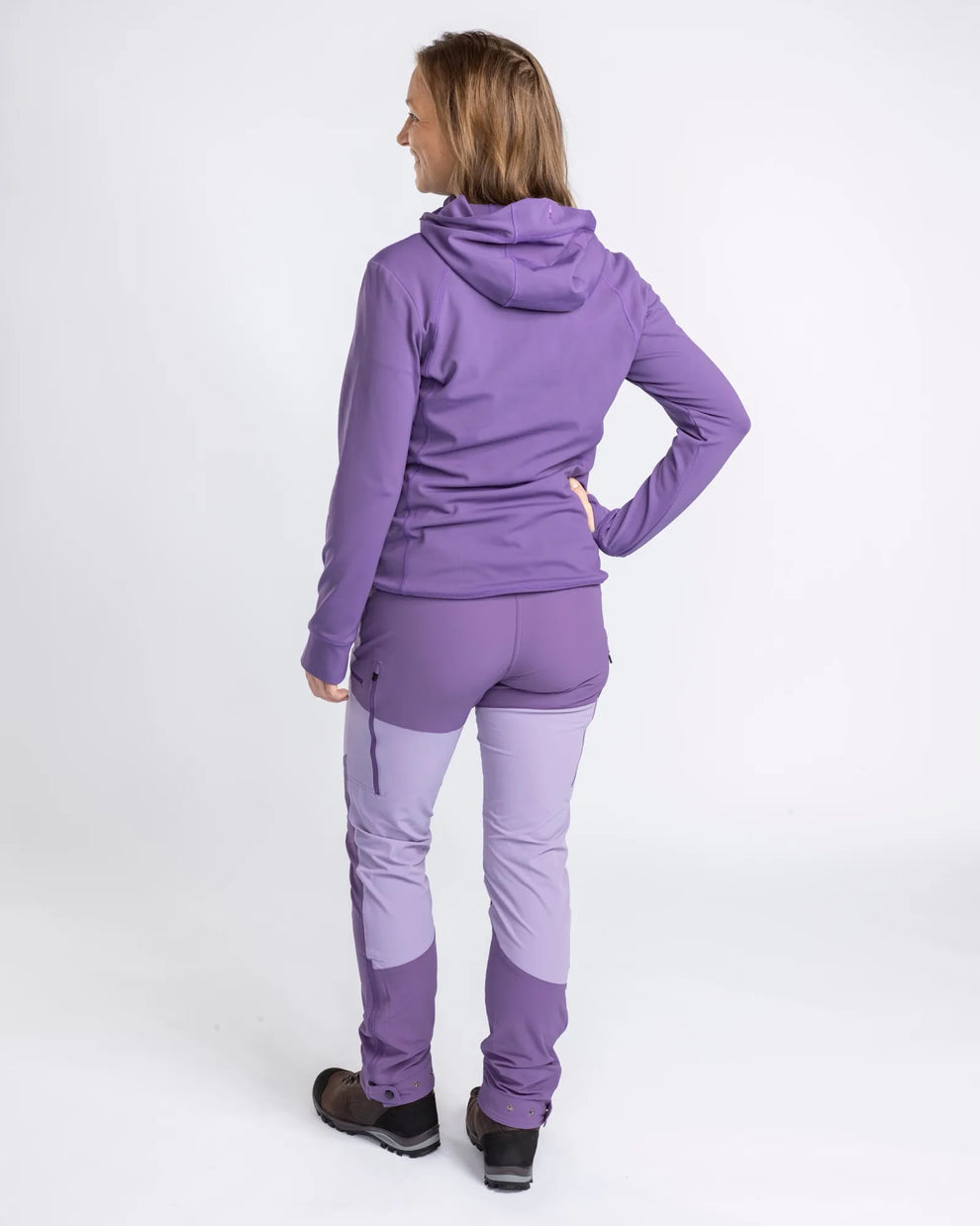 3211-824-66_Pinewood