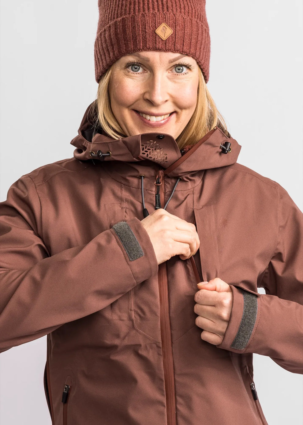3213-597-22_Pinewood-Abisko-Telluz-3L-Jacket-Womens_Marron-Rose