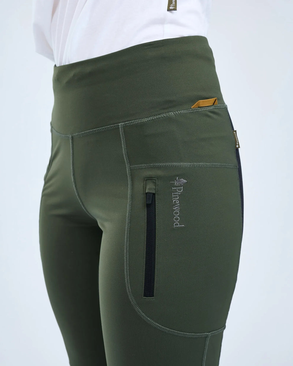 3279-135-22_Pinewood