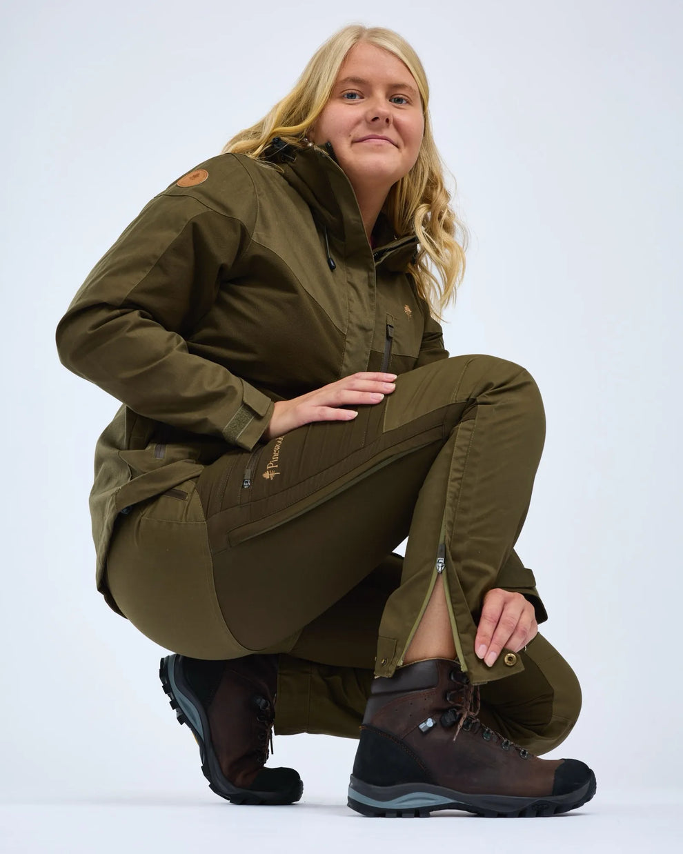 3302-723-22_Pinewood