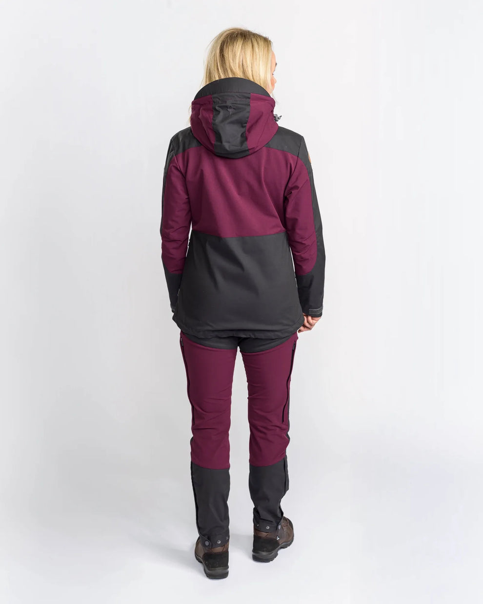 3303-582-66_Pinewood