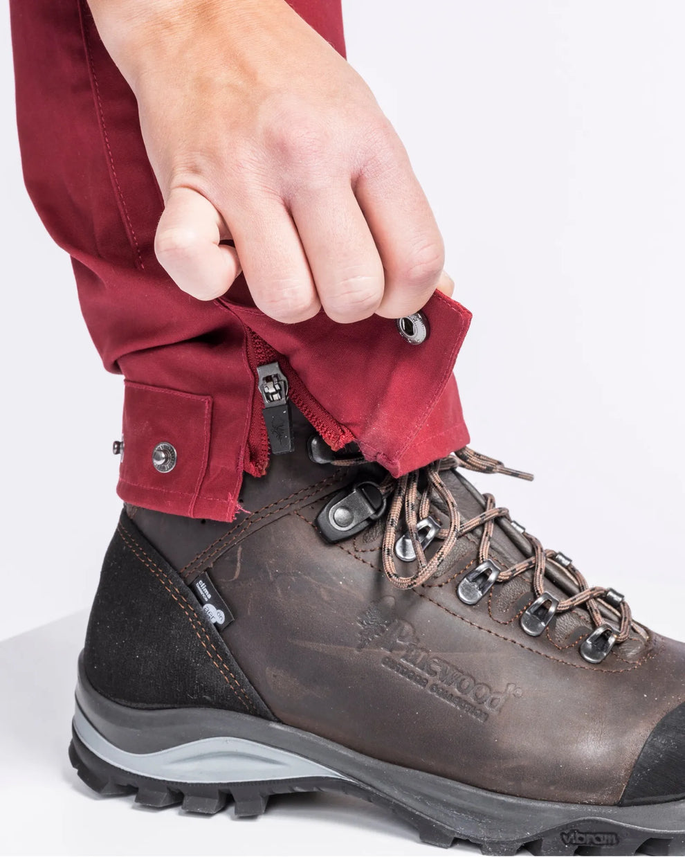 3304-820-21_Pinewood