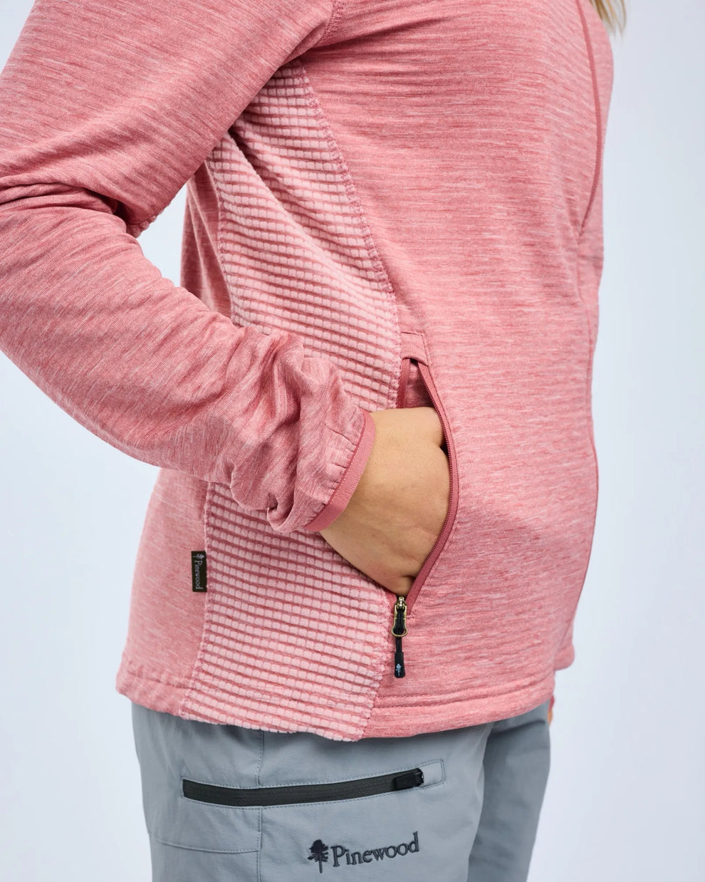 3307-845-20_Pinewood