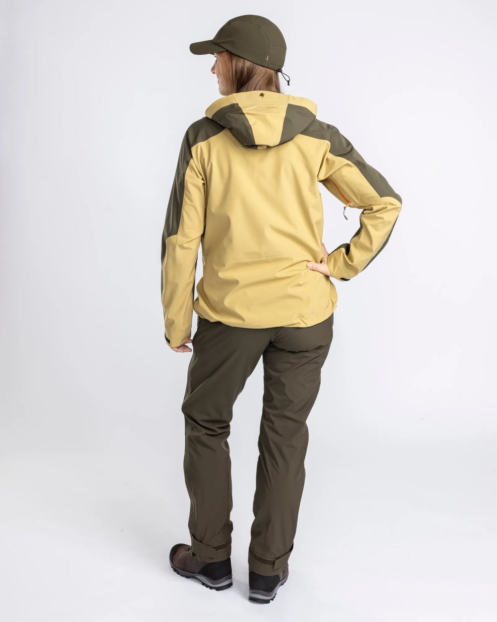 3313-135-66_Pinewood