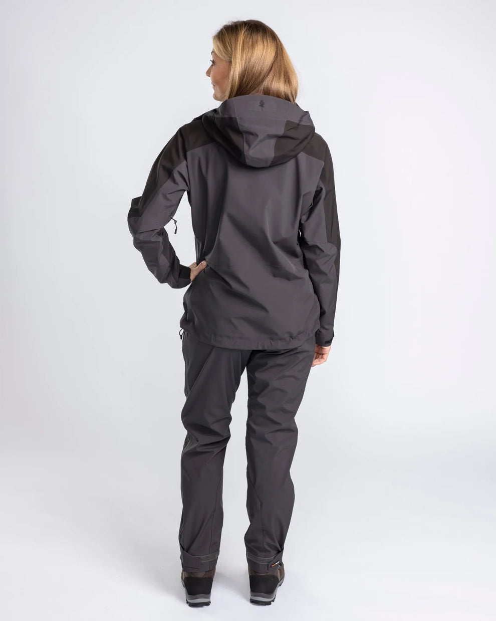 3313-443-66_Pinewood