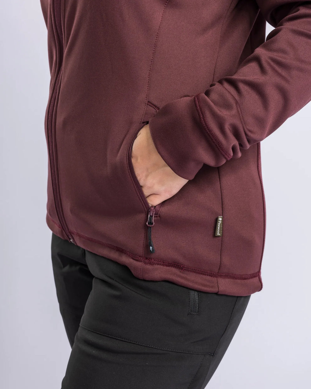 3319-815-21_Pinewood