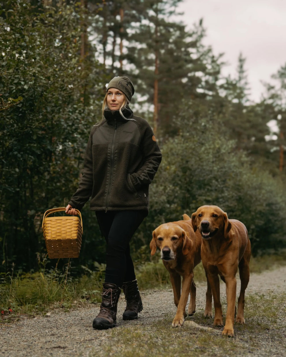 3366-135-40_Pinewood