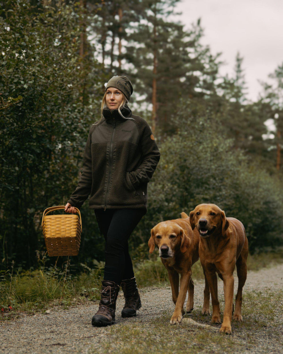 3366-135-40_Pinewood