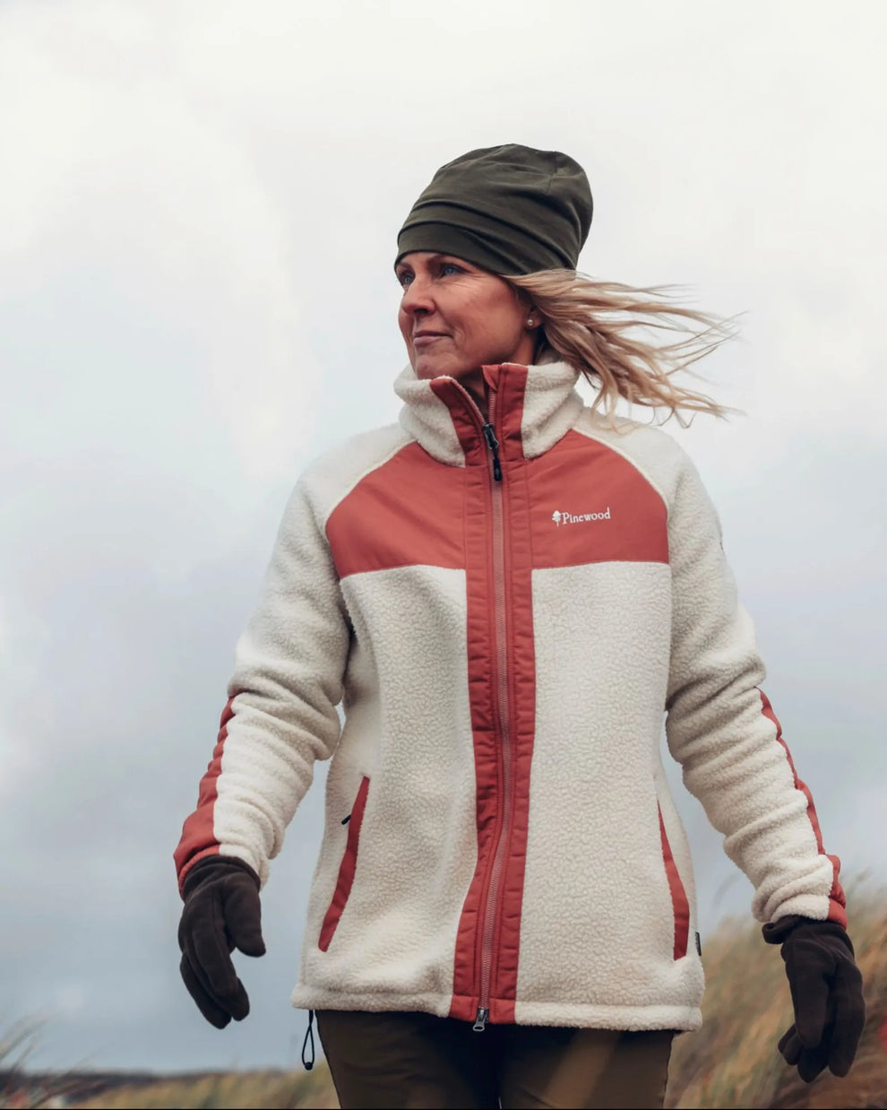 3366-621-40_Pinewood