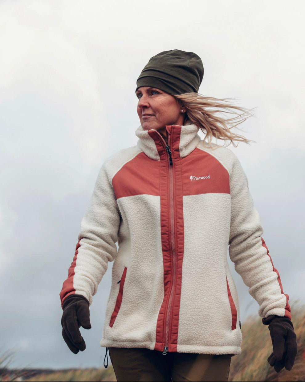 3366-621-40_Pinewood