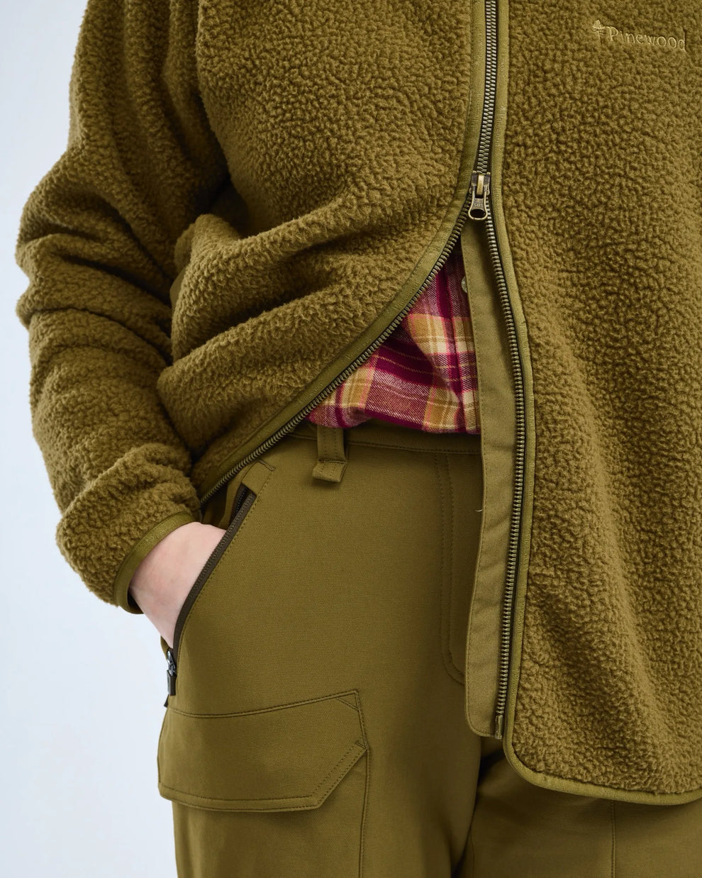 3369-770-20_Pinewood