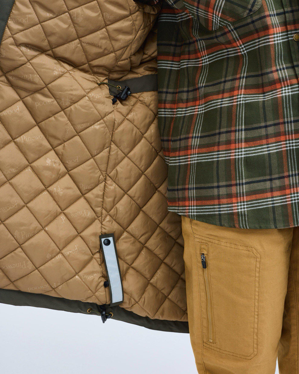 3381-135-21_Pinewood