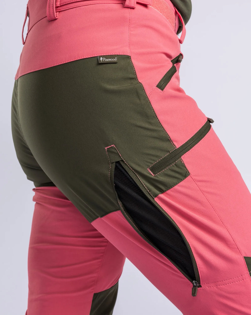 3402-833-21_Pinewood