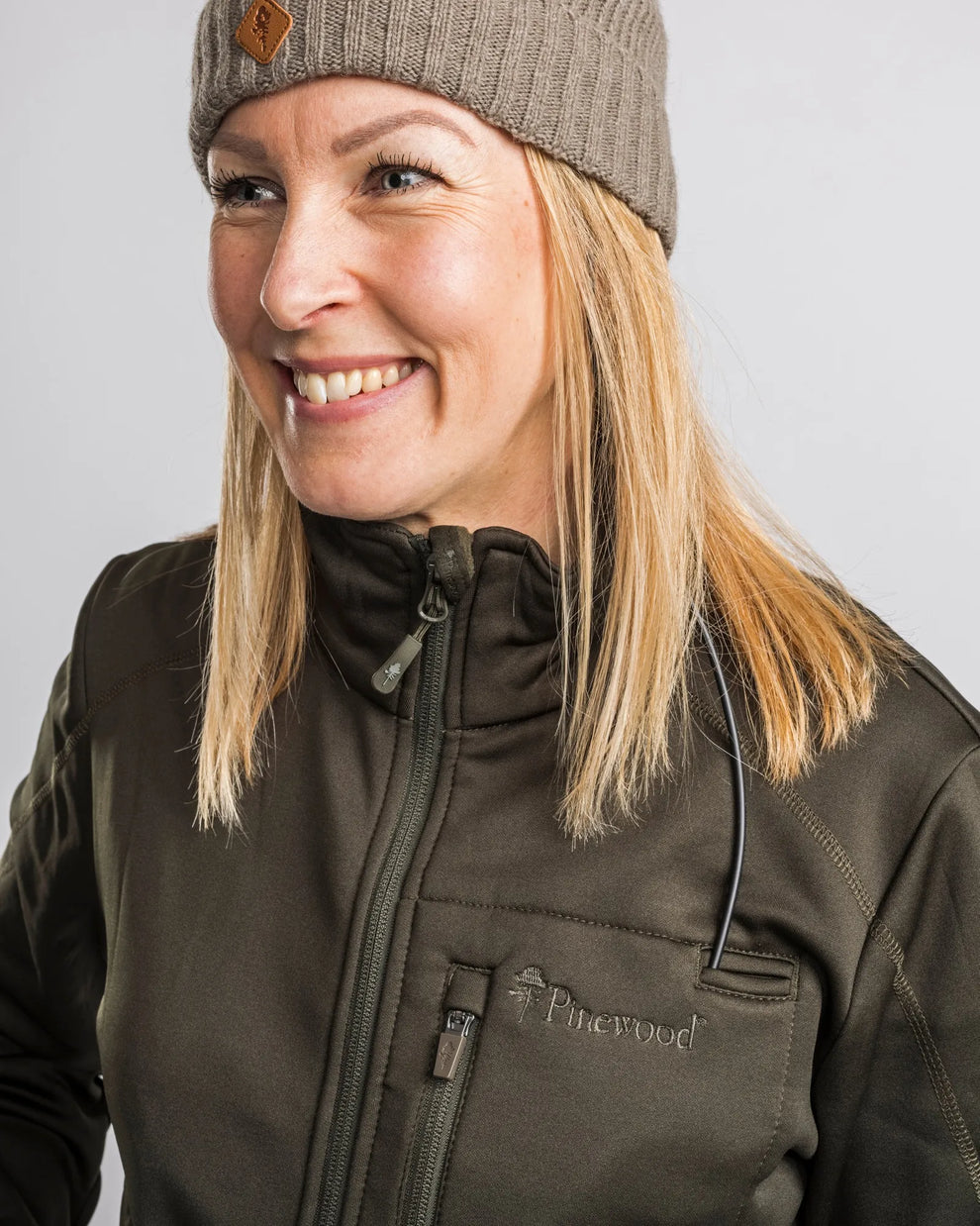 3775-733-20_Pinewood4