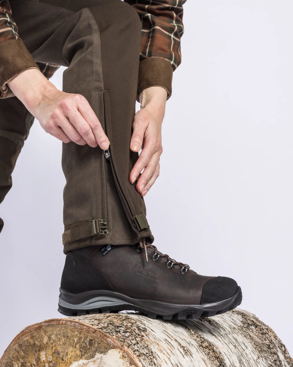 3817-241-21_Pinewood