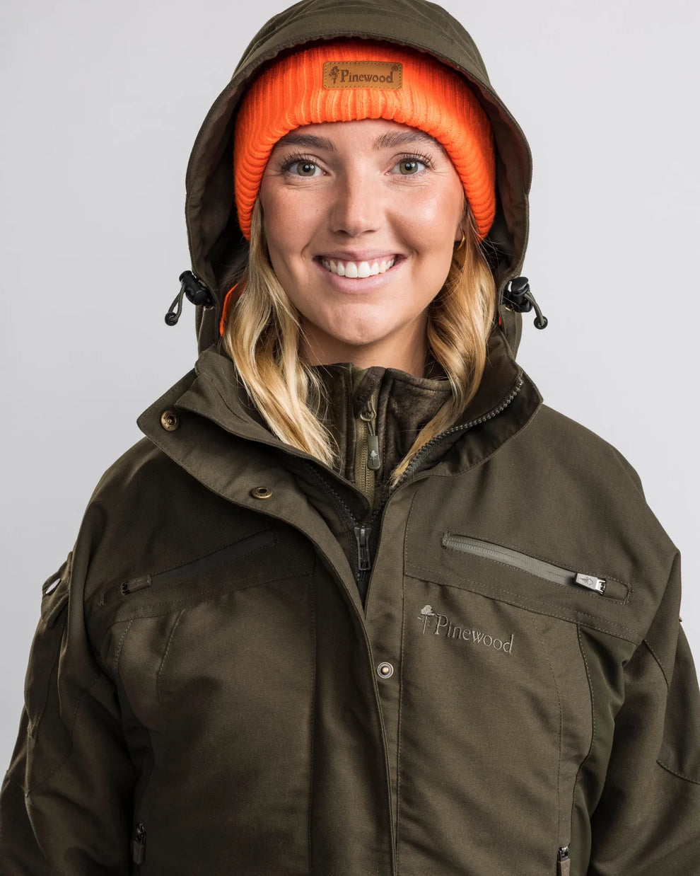 3890-135-22_Pinewood7