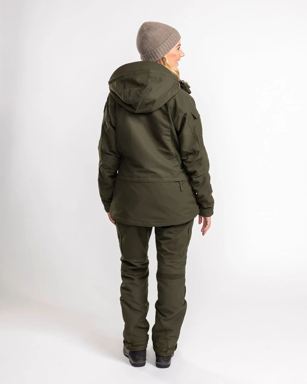 3890-135-66_Pinewood3