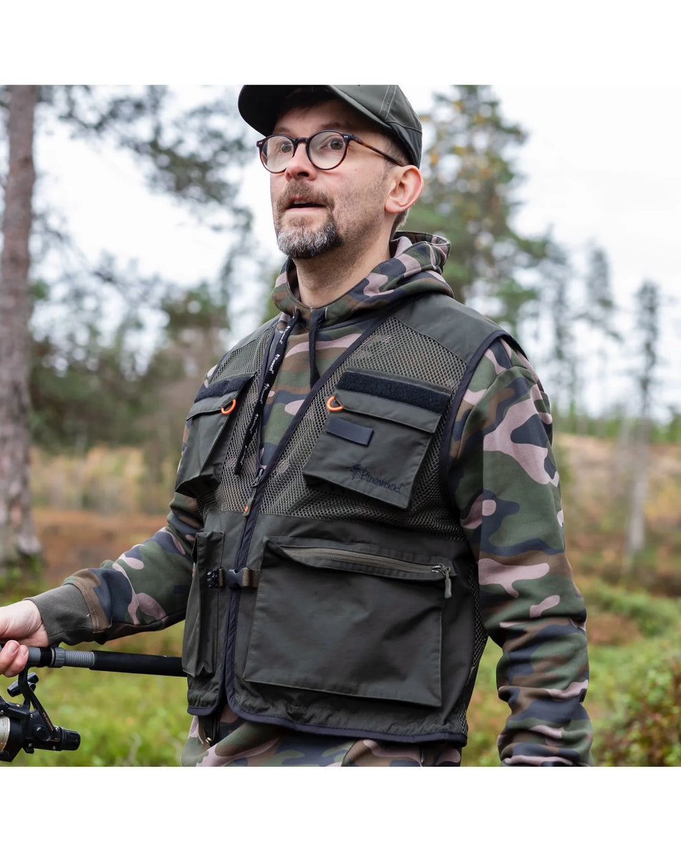 5059-103-40_Pinewood-Vest-Active-Fishing_Dark-Green