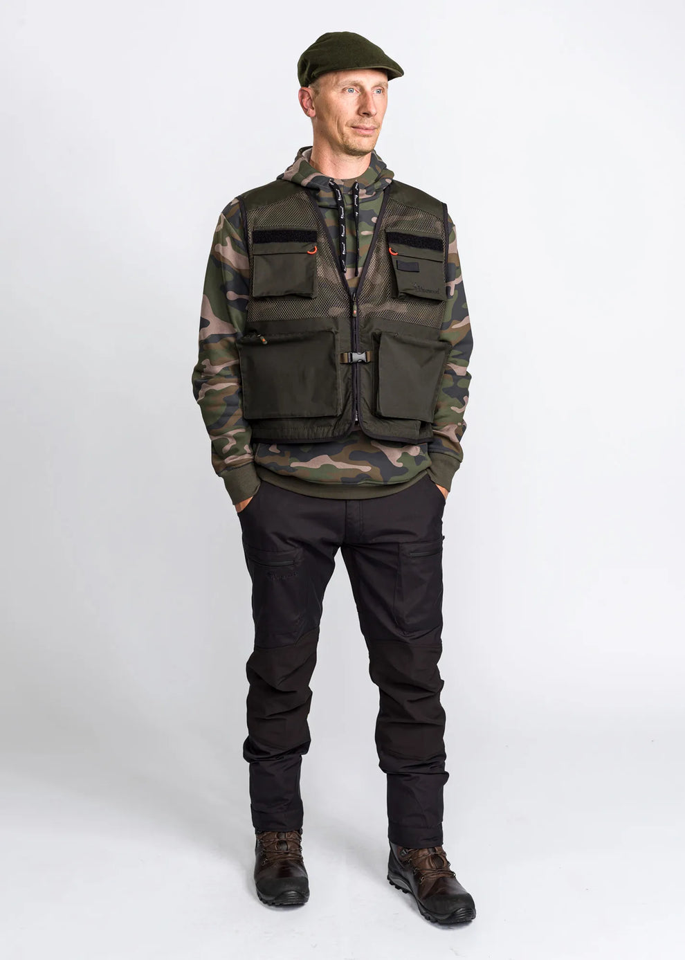 5059-103-60_Pinewood-Vest-Active-Fishing_Dark-Green