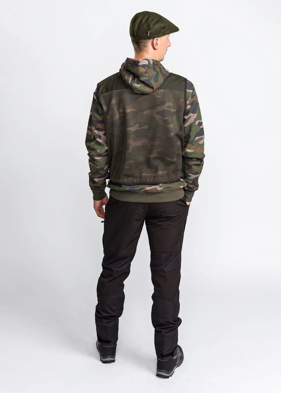 5059-103-66_Pinewood-Vest-Active-Fishing_Dark-Green