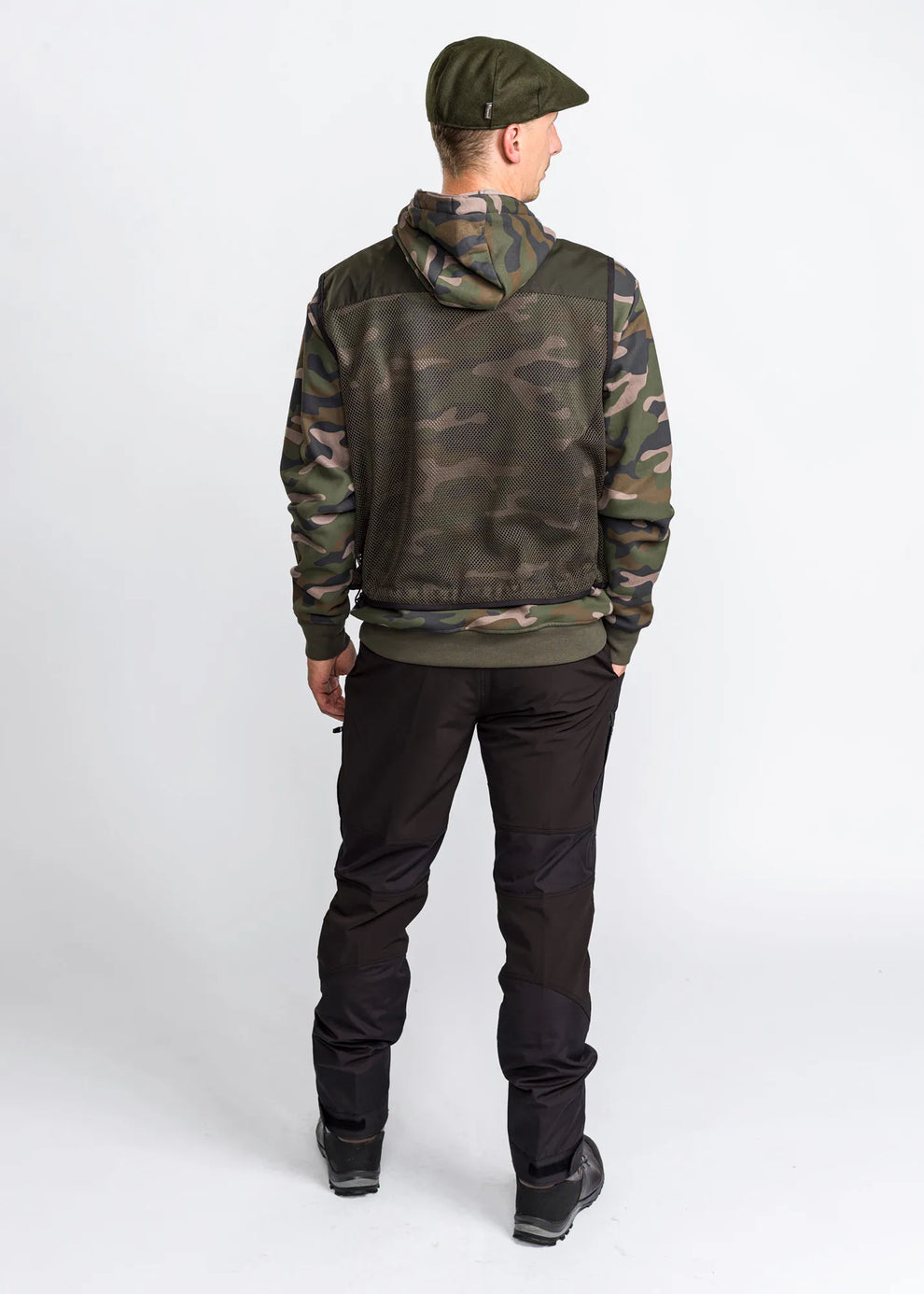 5059-103-66_Pinewood-Vest-Active-Fishing_Dark-Green