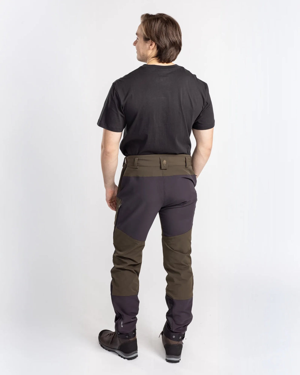 5208-135-66_Pinewood