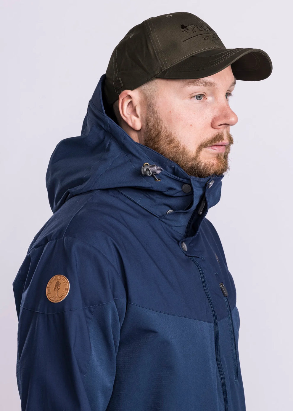 5303-349-20_Pinewood-Jacket-Finnveden-Hybrid_Dark-Dive