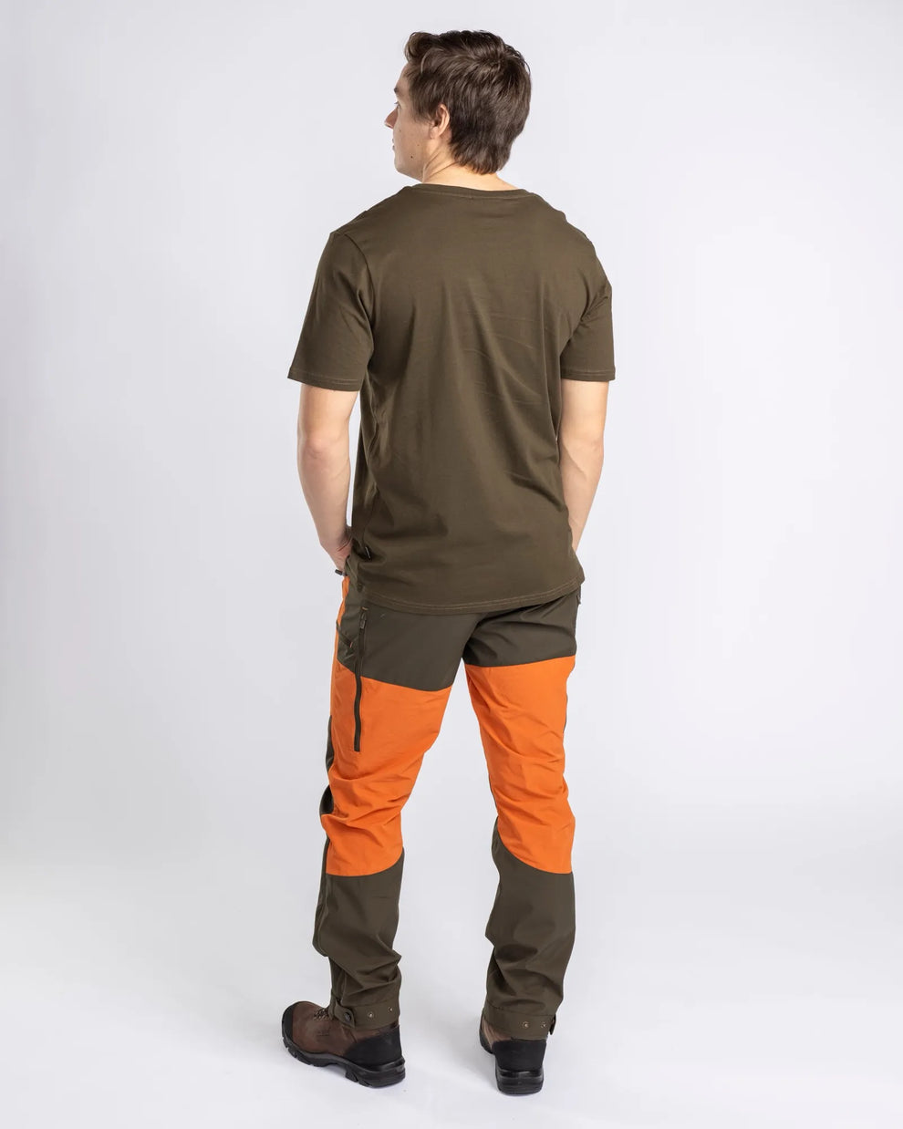 5402-832-66_Pinewood