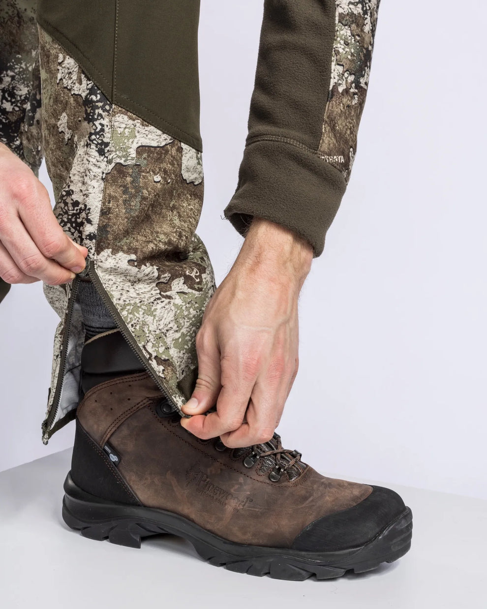 5685-989-21_Pinewood