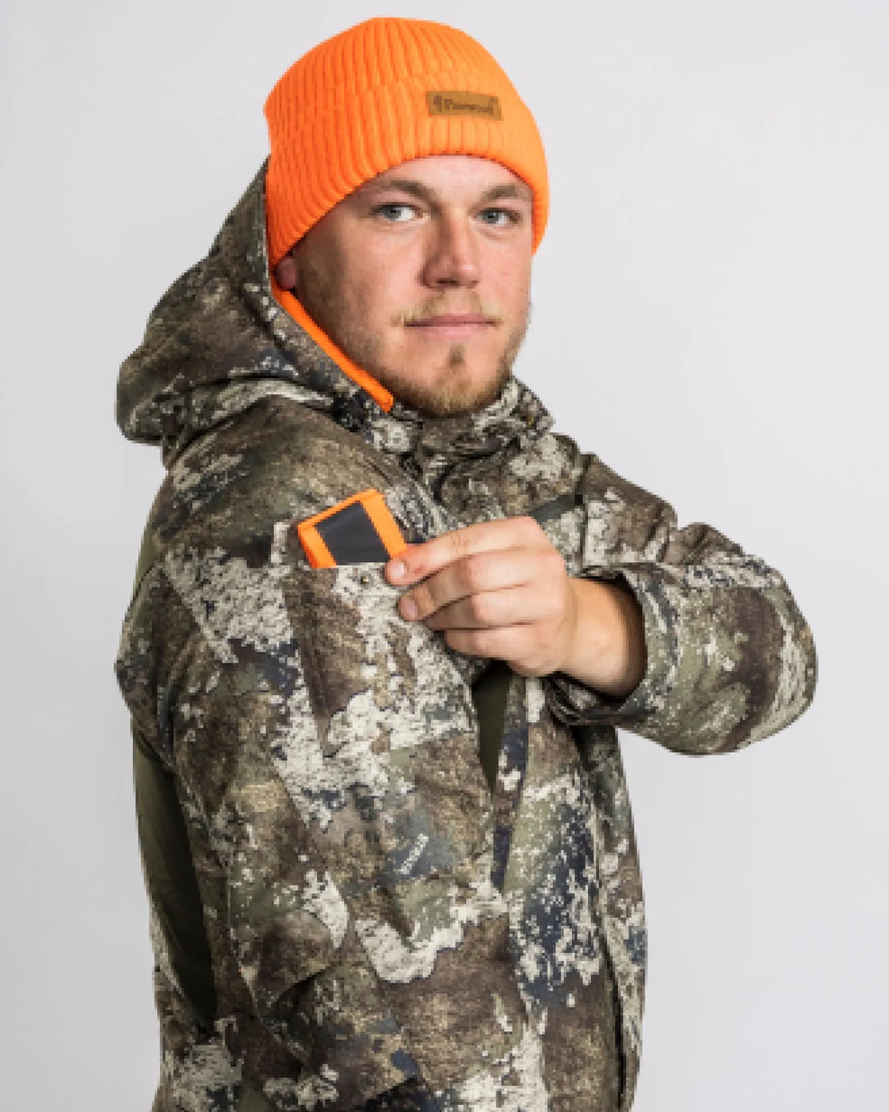 5690-969-20_Pinewood