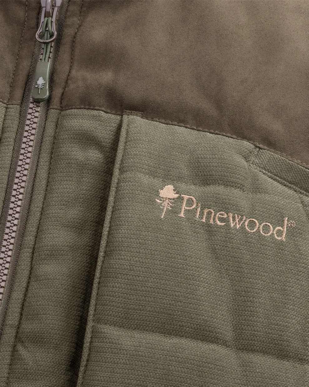 5883-241-20_Pinewood-Vest-Abisko_Suede-Brown_4-5