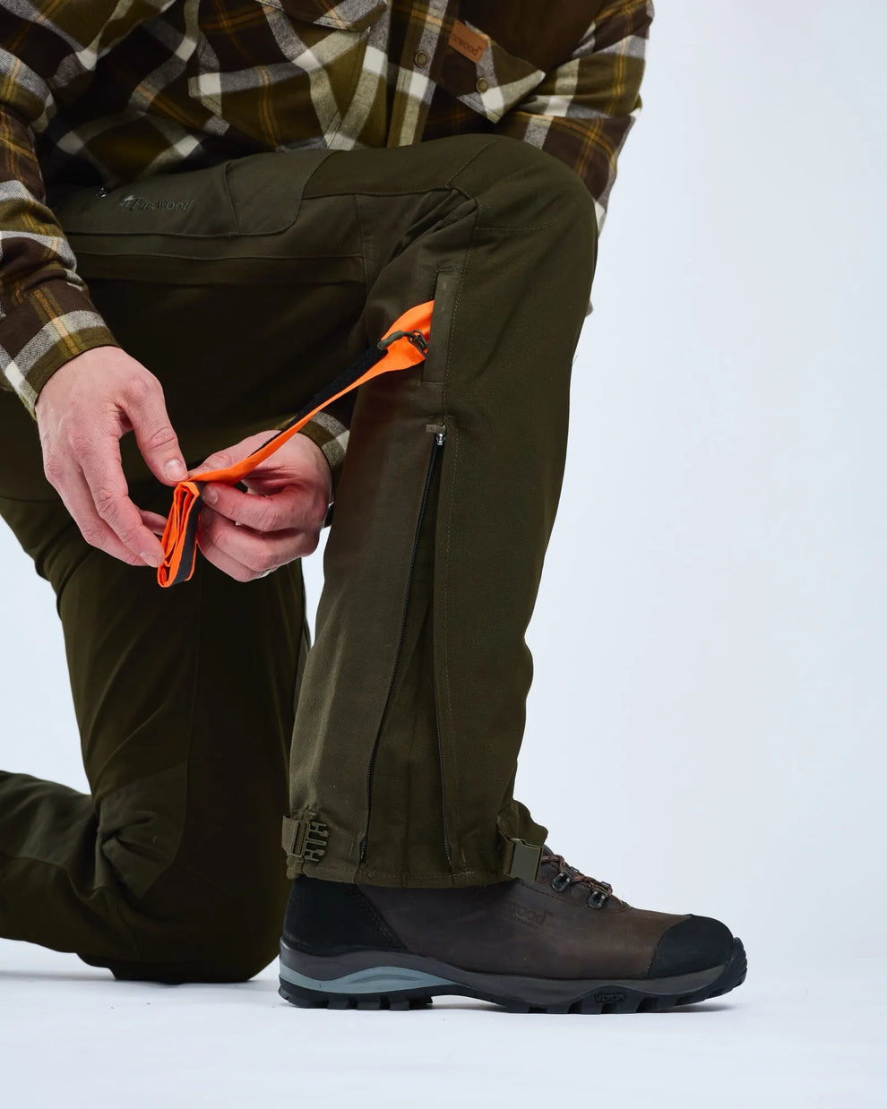 5891-135-22_Pinewood