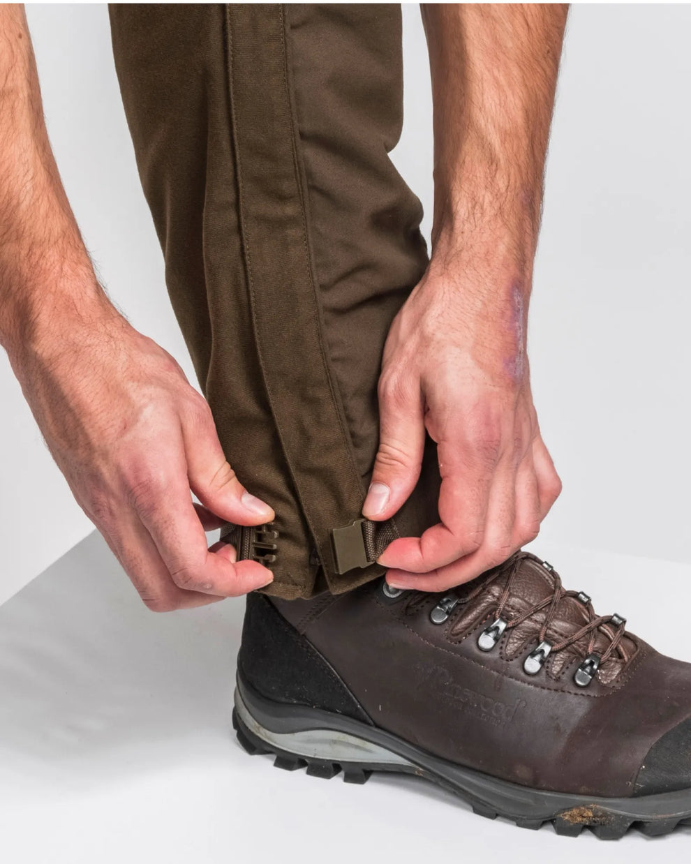 5893-114-21_Pinewood5