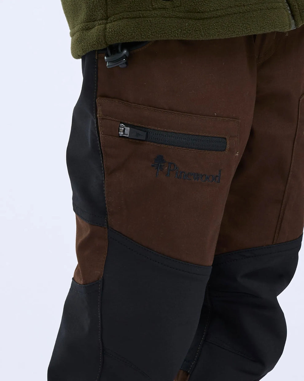 6085-212-22_Pinewood