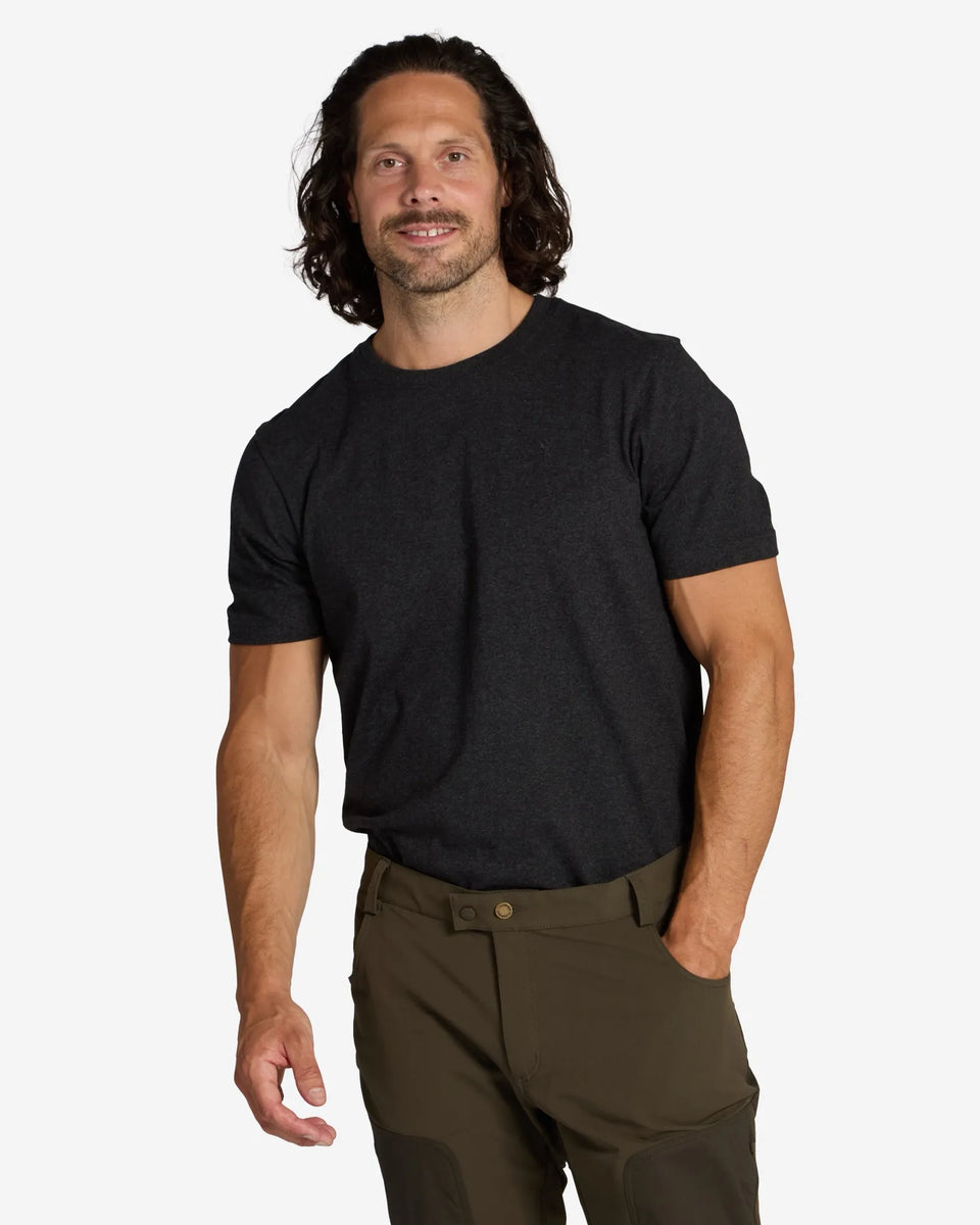 7533-780-60_Pinewood®-Outdoor-3-pack-T-shirt-Dark-Grey-Ms