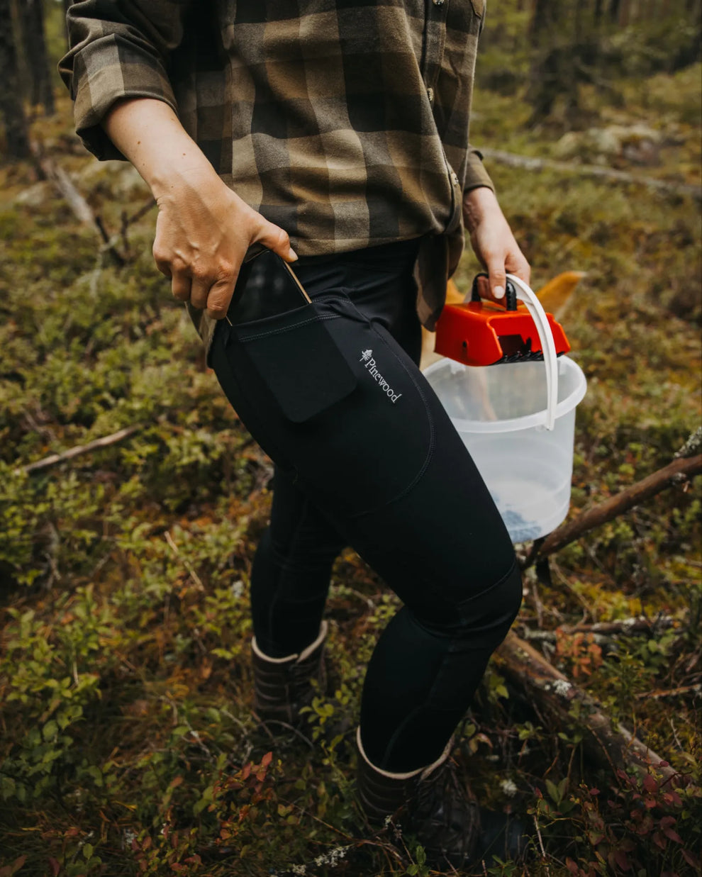 7579-400-40_Pinewood