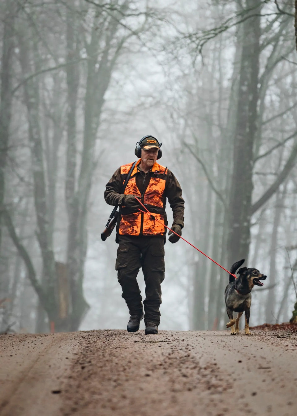 8121-983-40_Pinewood-Env-0001-0002-0028_8121-983_5889-241_5780-983_9294-192