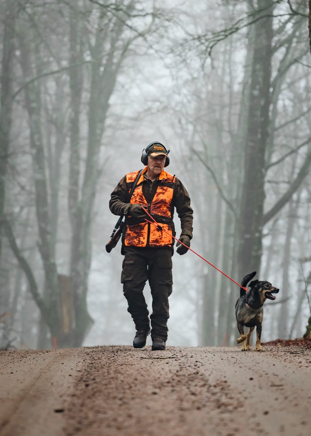 8121-983-40_Pinewood-Env-0001-0002-0028_8121-983_5889-241_5780-983_9294-192