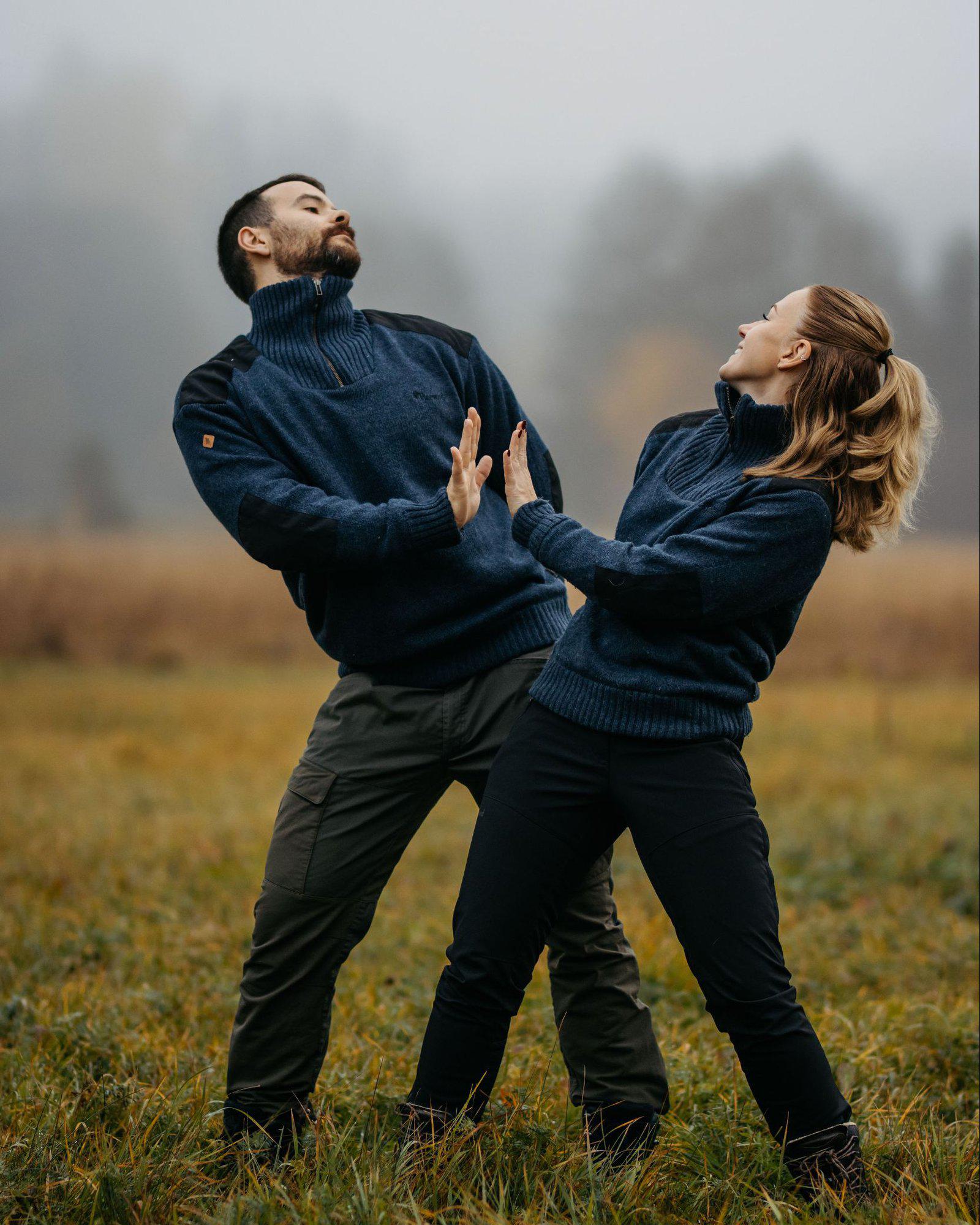 9349-378-40_Hurricane-Sweater-blue_Pinewood