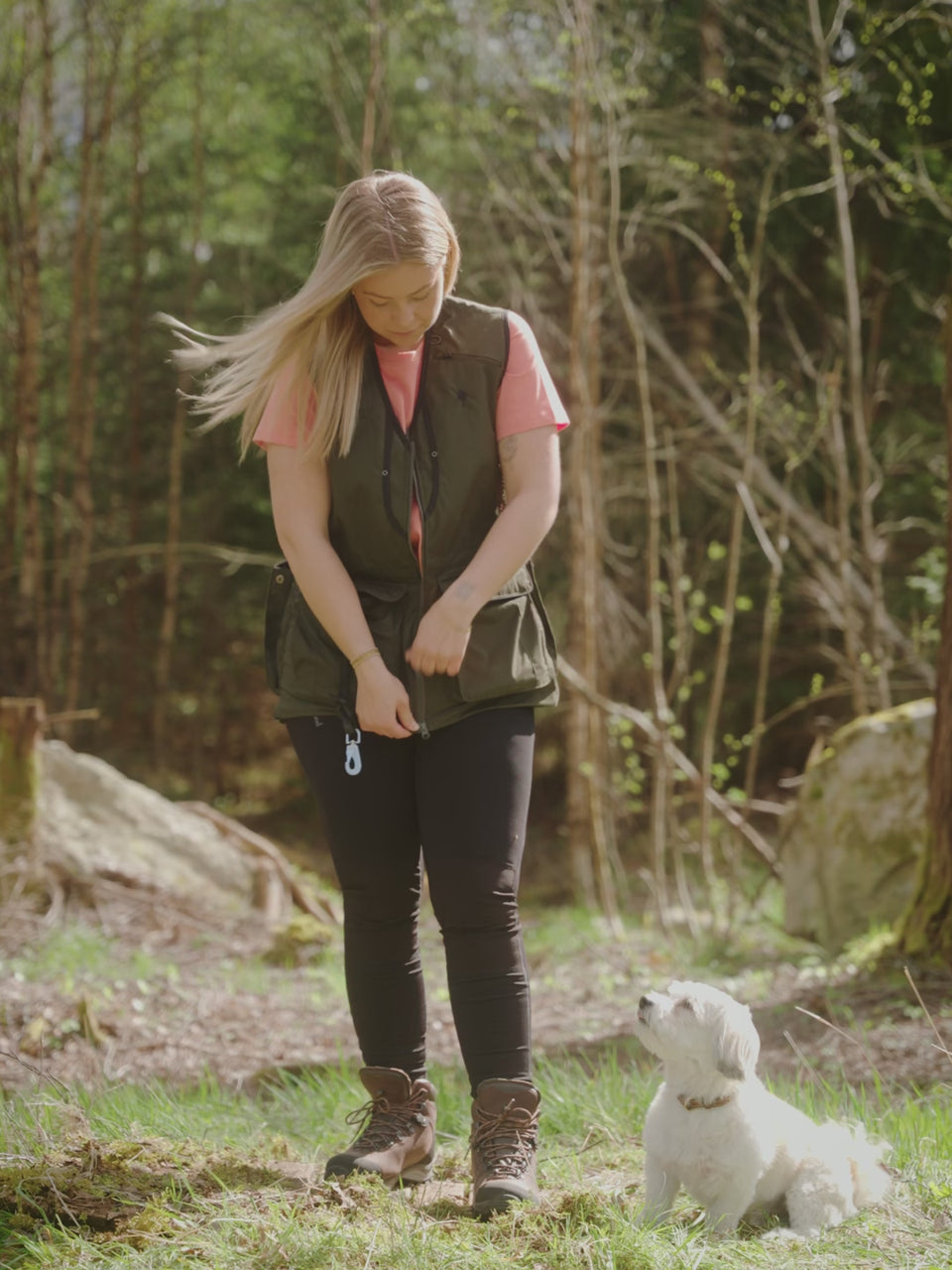 3184-135-Pinewood Dog Sports Vest 2.0 Womens_3x4_Pinewood.mp4